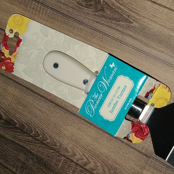 Pioneer Woman Frontier Collection Jumbo Turner in Ivory - Picture 2 of 4